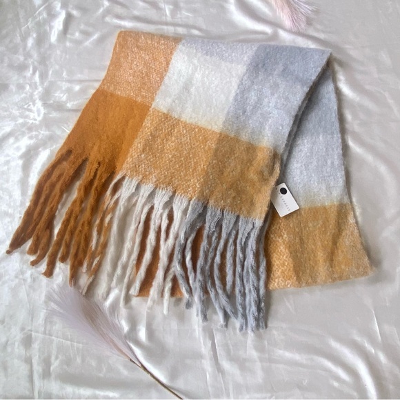 LA Express Accessories - LA Express Warm Fall / Winter Scarf Checkered Pattern Yellow & Grey & White